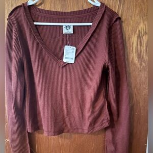We the Free cropped V-Neck Ribbed Thermal Top - RUST  size M NWT